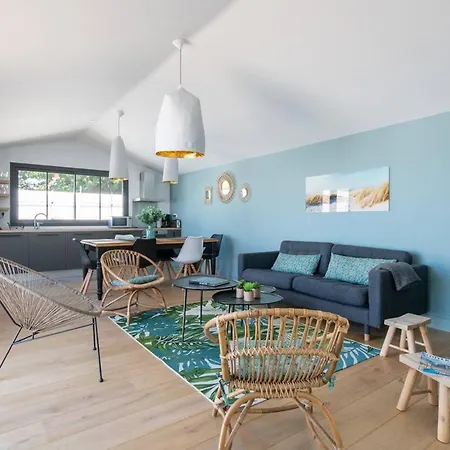 Maison D'architecte Avec Piscine A Deux Pas De La Des Grenettes