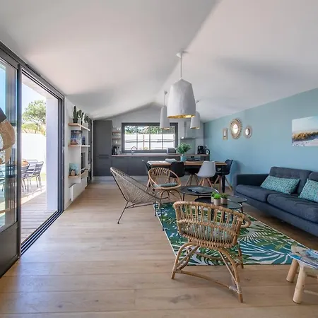 Maison D'architecte Avec Piscine A Deux Pas De La Des Grenettes Villa Les Grenettes