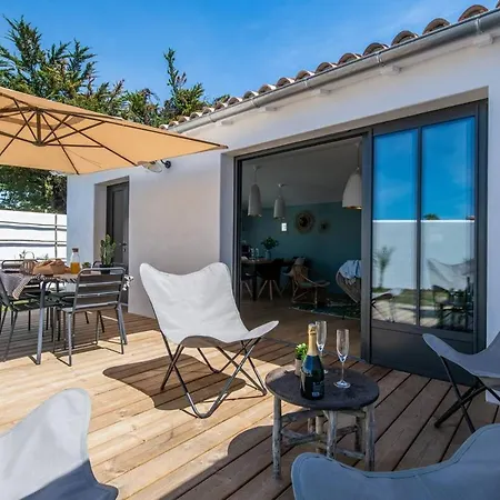 Maison D'architecte Avec Piscine A Deux Pas De La Des Grenettes Villa